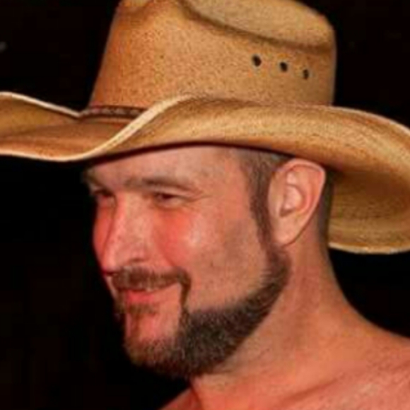 Meet your Posher, Derrick - Picture 1 of 3